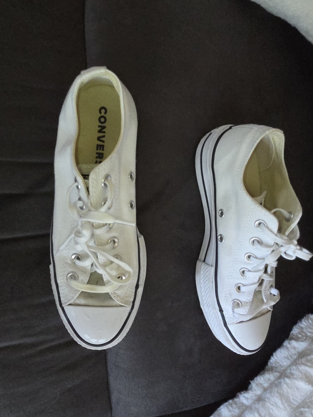 Womens size 7.5 Chuck Taylor all star converse tennis shoes white with chunky so